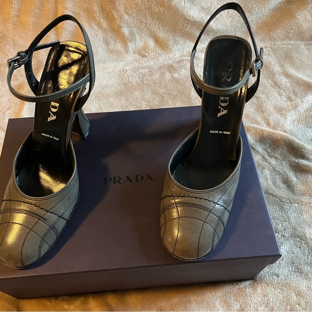 Vintage Prada strapped grey high heel.